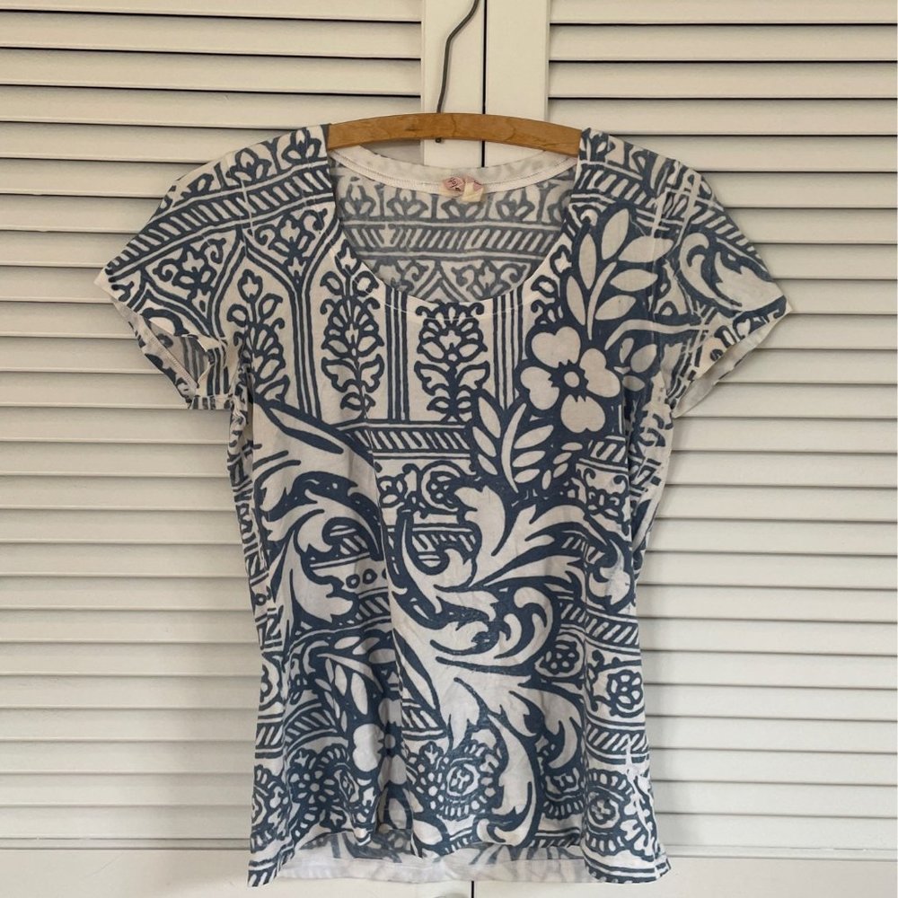 Spring T-Shirt Sz M